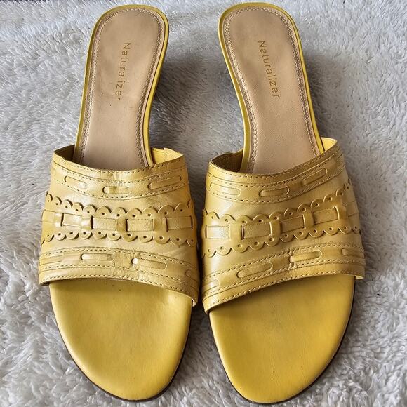 Naturalizer Women's Leather Wedge Slide Sandals Size 7.5S Yellow Preppy Comfort - Picture 2 of 5